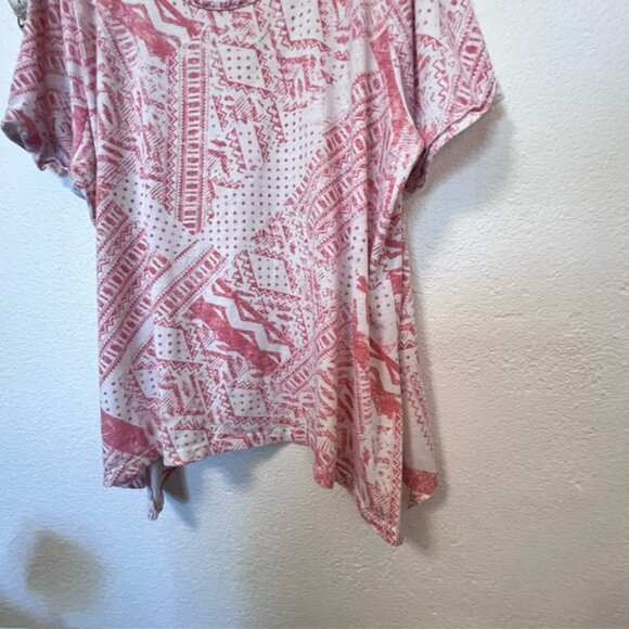 Basic Editions Woman Top, Orange & White Aztec print, cuffed short sleeves, 3X - Picture 5 of 9